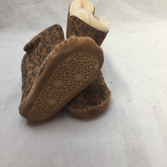 Mini UGG Leopard Boots Size: 2/3 - Picture 5 of 8